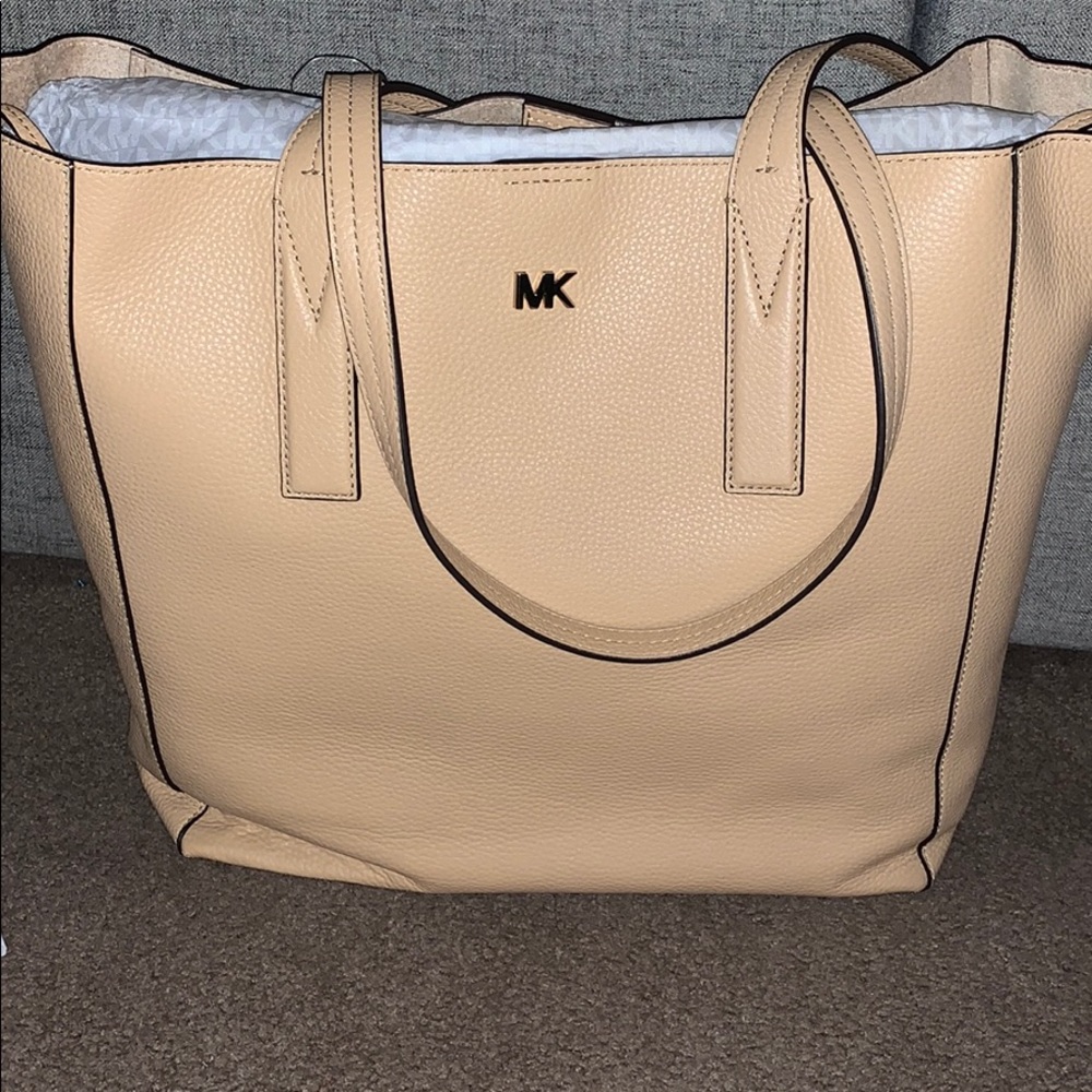 Michael Kors Tote